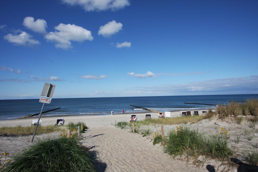 Hotel Zum Strandlaufer Ahrenshoop Room photo